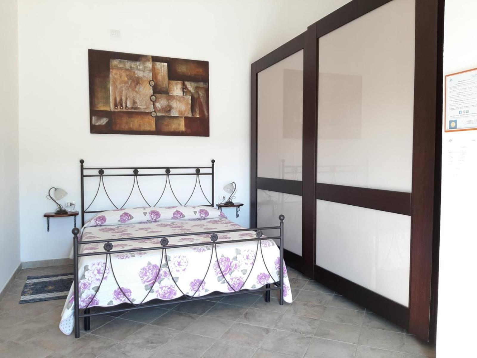 Lu Lisandru Abbiadori Bilik gambar